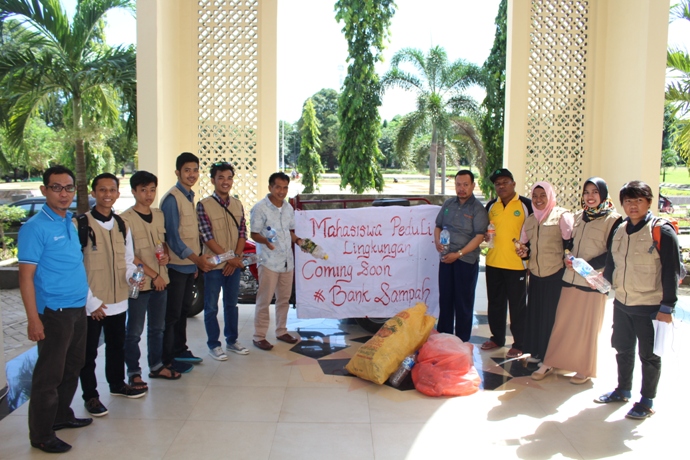 Gambar PELEPASAN PROGRAM BANK SAMPAH, MAHASISWA PEDULI LINGKUNGAN UIN ALAUDDIN MAKASSAR.